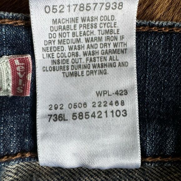 Vitnage Levi’s Low Flare 542 Jeans Size 12 - Picture 8 of 8